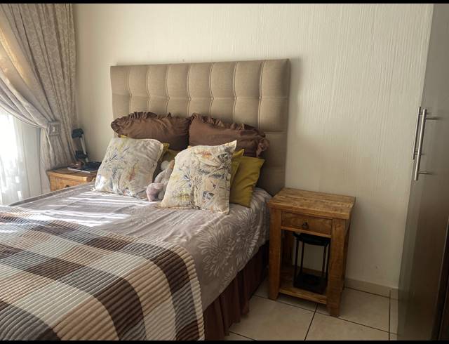 3 BEDROOM TOWNHOUSE FOR SALE IN MULBARTON